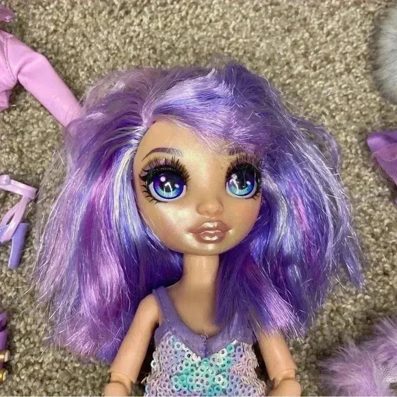 Rainbow High Purple Fashion Doll Series 1 - Violet Willow, Lot W/ shoes/clothes - Picture 1 of 11